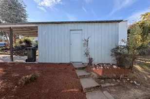 401 N Comstock Rd, Sutherlin, OR 97479 - Photo 17