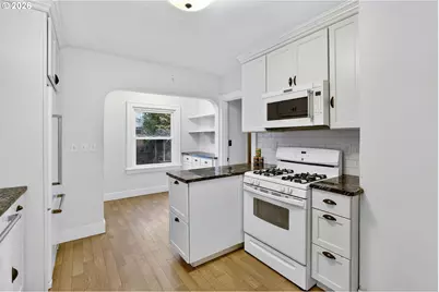 3425 NE Tillamook St, Portland, OR 97212 - Photo 11