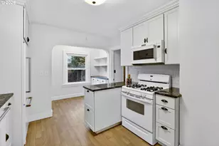 3425 NE Tillamook St, Portland, OR 97212 - Photo 11