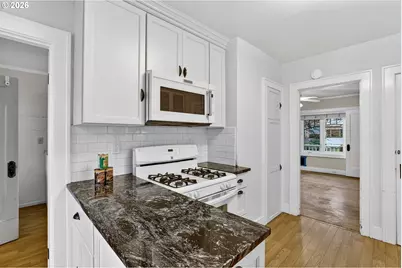 3425 NE Tillamook St, Portland, OR 97212 - Photo 9