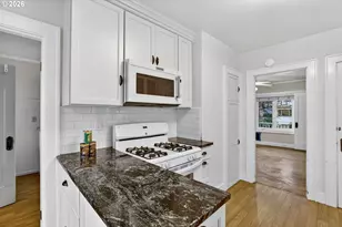 3425 NE Tillamook St, Portland, OR 97212 - Photo 9