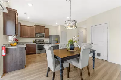 1228 W 16th Ave, La Center, WA 98629 - Photo 9