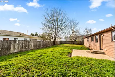 469 NE Sterling Dr, Roseburg, OR 97470 - Photo 25