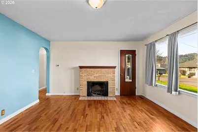 469 NE Sterling Dr, Roseburg, OR 97470 - Photo 5