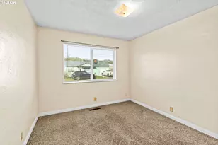 469 NE Sterling Dr, Roseburg, OR 97470 - Photo 21