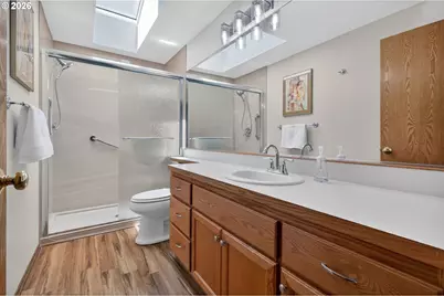 325 Bushnell Ln, Eugene, OR 97404 - Photo 17