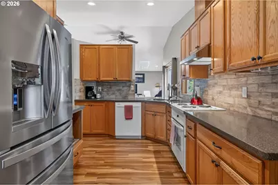 325 Bushnell Ln, Eugene, OR 97404 - Photo 7