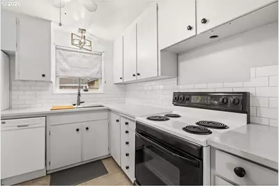 1386 Umpqua Rd, Woodburn, OR 97071 - Photo 13