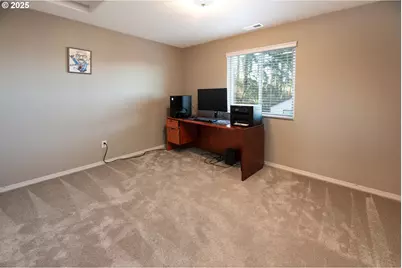 792 S 52nd Pl, Springfield, OR 97478 - Photo 27