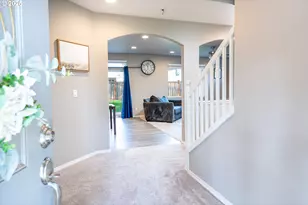 792 S 52nd Pl, Springfield, OR 97478 - Photo 3