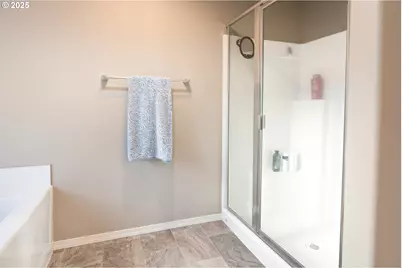 792 S 52nd Pl, Springfield, OR 97478 - Photo 23