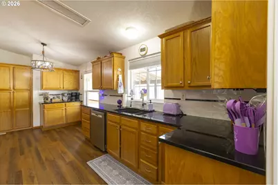 11584 SW Royal Villa Dr, Portland, OR 97224 - Photo 11