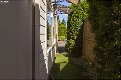 11584 SW Royal Villa Dr, Portland, OR 97224 - Photo 29