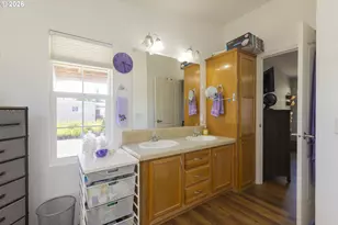 11584 SW Royal Villa Dr, Portland, OR 97224 - Photo 21
