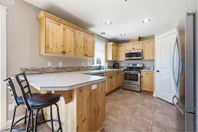 967 E 16th St, Lafayette, OR 97127 - Photo 7