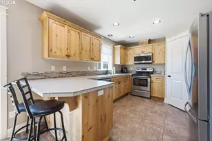 967 E 16th St, Lafayette, OR 97127 - Photo 7