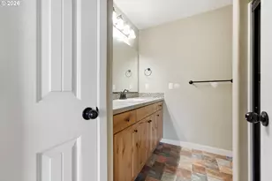 967 E 16th St, Lafayette, OR 97127 - Photo 15