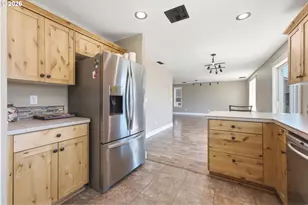967 E 16th St, Lafayette, OR 97127 - Photo 9