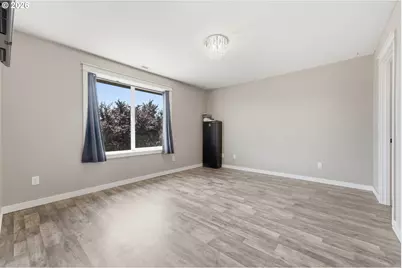 967 E 16th St, Lafayette, OR 97127 - Photo 13