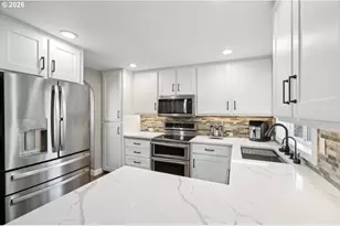 1882 SW Spence Ave, Troutdale, OR 97060 - Photo 15