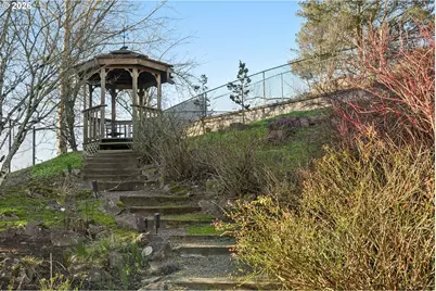 1882 SW Spence Ave, Troutdale, OR 97060 - Photo 39