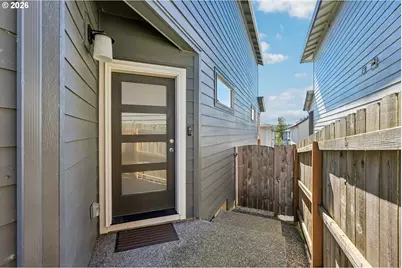1121 N Auburn Pl, Ridgefield, WA 98642 - Photo 5