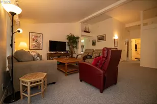 512 Robin Ln, Florence, OR 97439 - Photo 23