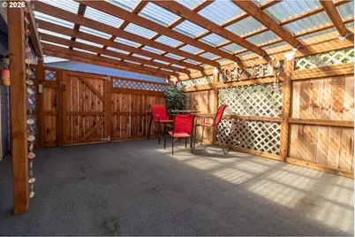 512 Robin Ln, Florence, OR 97439 - Photo 39