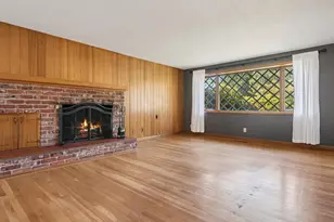 10426 SE Lincoln Ct, Portland, OR 97216 - Photo 3