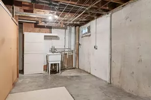 10426 SE Lincoln Ct, Portland, OR 97216 - Photo 31