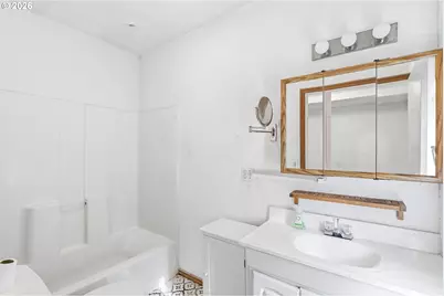12510 SE Raymond St, Portland, OR 97236 - Photo 17