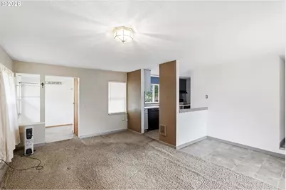 12510 SE Raymond St, Portland, OR 97236 - Photo 9