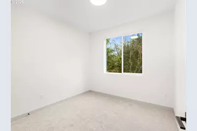 5213 SW Vacuna St, Portland, OR 97219 - Photo 9