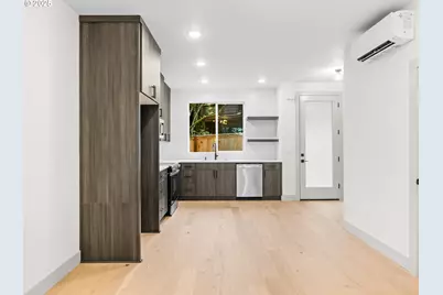 5213 SW Vacuna St, Portland, OR 97219 - Photo 5