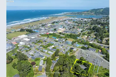94268 6th St, Gold Beach, OR 97444 - Photo 3