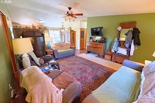 1118 W C Ave, La Center, WA 98629 - Photo 5