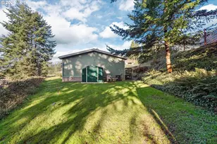 545 Queens Ave, Lakeside, OR 97449 - Photo 25