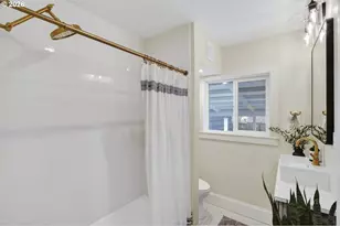 4313 NE Hazelfern Pl, Portland, OR 97213 - Photo 17