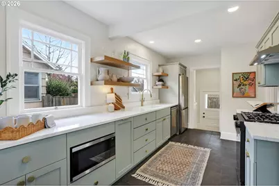 4313 NE Hazelfern Pl, Portland, OR 97213 - Photo 9