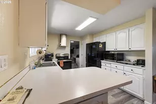 335 W McKenzie Ave, Hermiston, OR 97838 - Photo 17