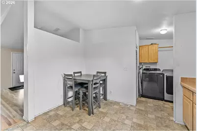 265 SE Grape Ave, Winston, OR 97496 - Photo 7