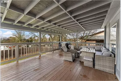 265 SE Grape Ave, Winston, OR 97496 - Photo 15