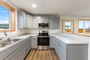 654 ST Charles Street, Eugene, OR 97402 - Photo 13