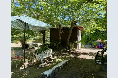 185 Ecklund St, Canyonville, OR 97417 - Photo 35