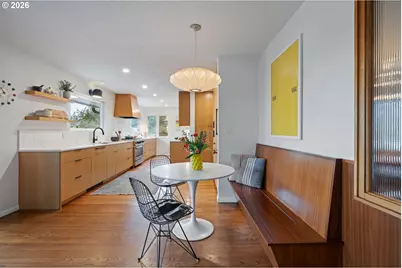 8110 SW Valley View Dr, Portland, OR 97225 - Photo 9