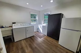 753 Albert Ave, Glendale, OR 97442 - Photo 17