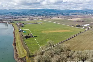 35308 Riverside Ln, Scappoose, OR 97056 - Photo 3