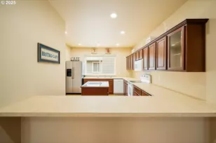 17484 SW November Ct, Beaverton, OR 97003 - Photo 9