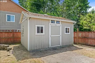 9142 SE Washington St, Portland, OR 97216 - Photo 23