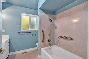 17325 NE Irving St, Portland, OR 97230 - Photo 27